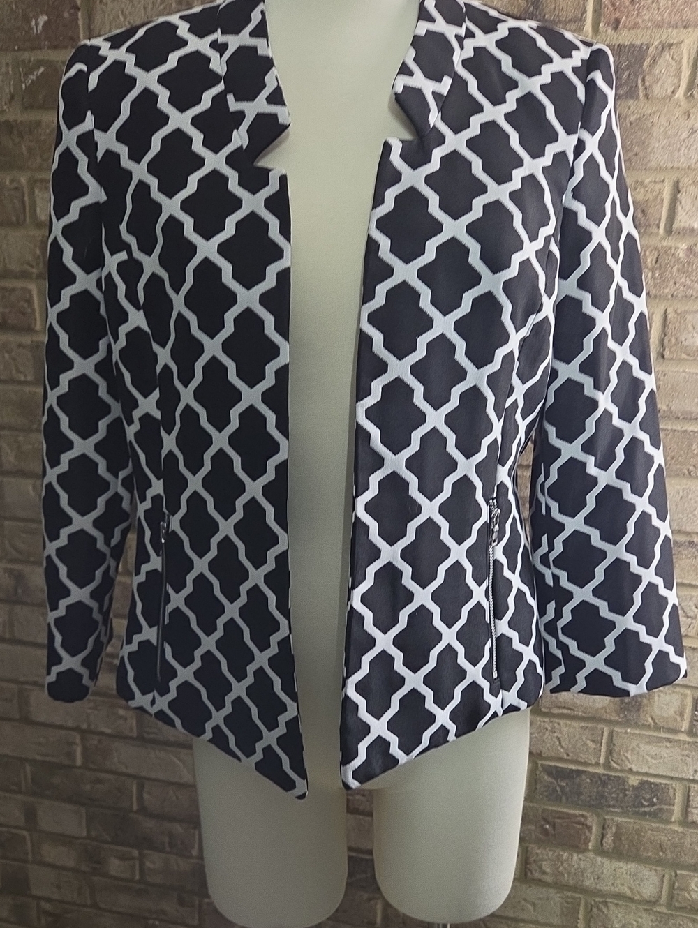 Kasper Black and White Open-Front Geometric Blazer
